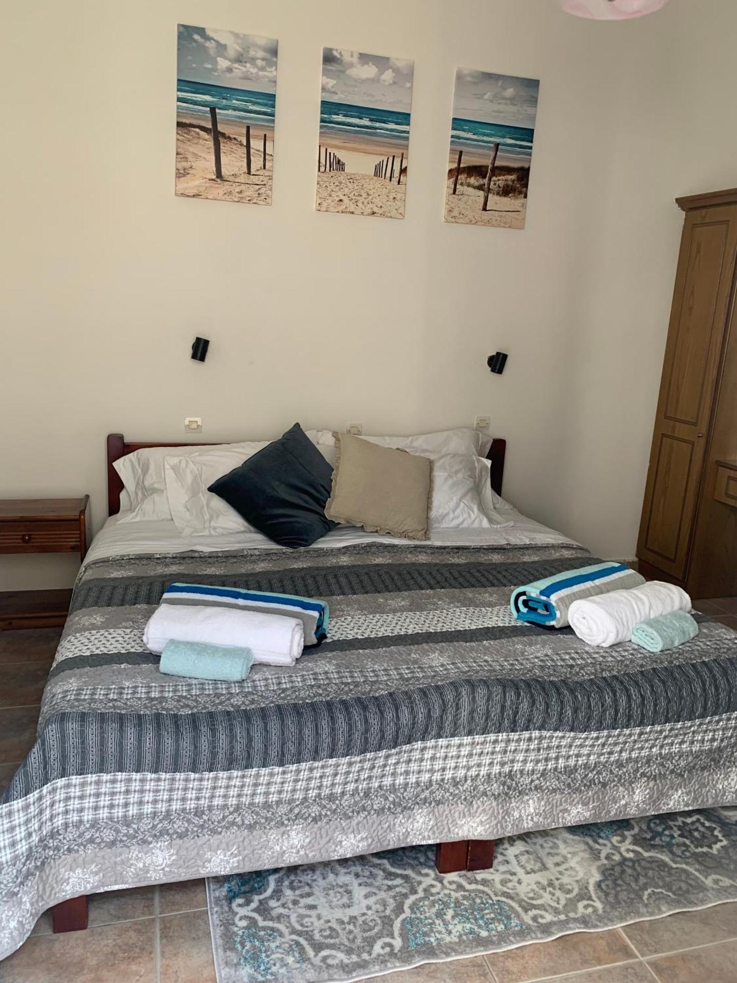 Nisaki Mathraki B&B Rum bild