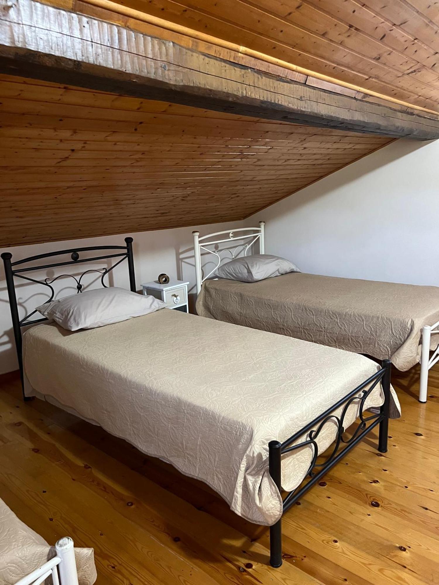 Nisaki Mathraki B&B Rum bild