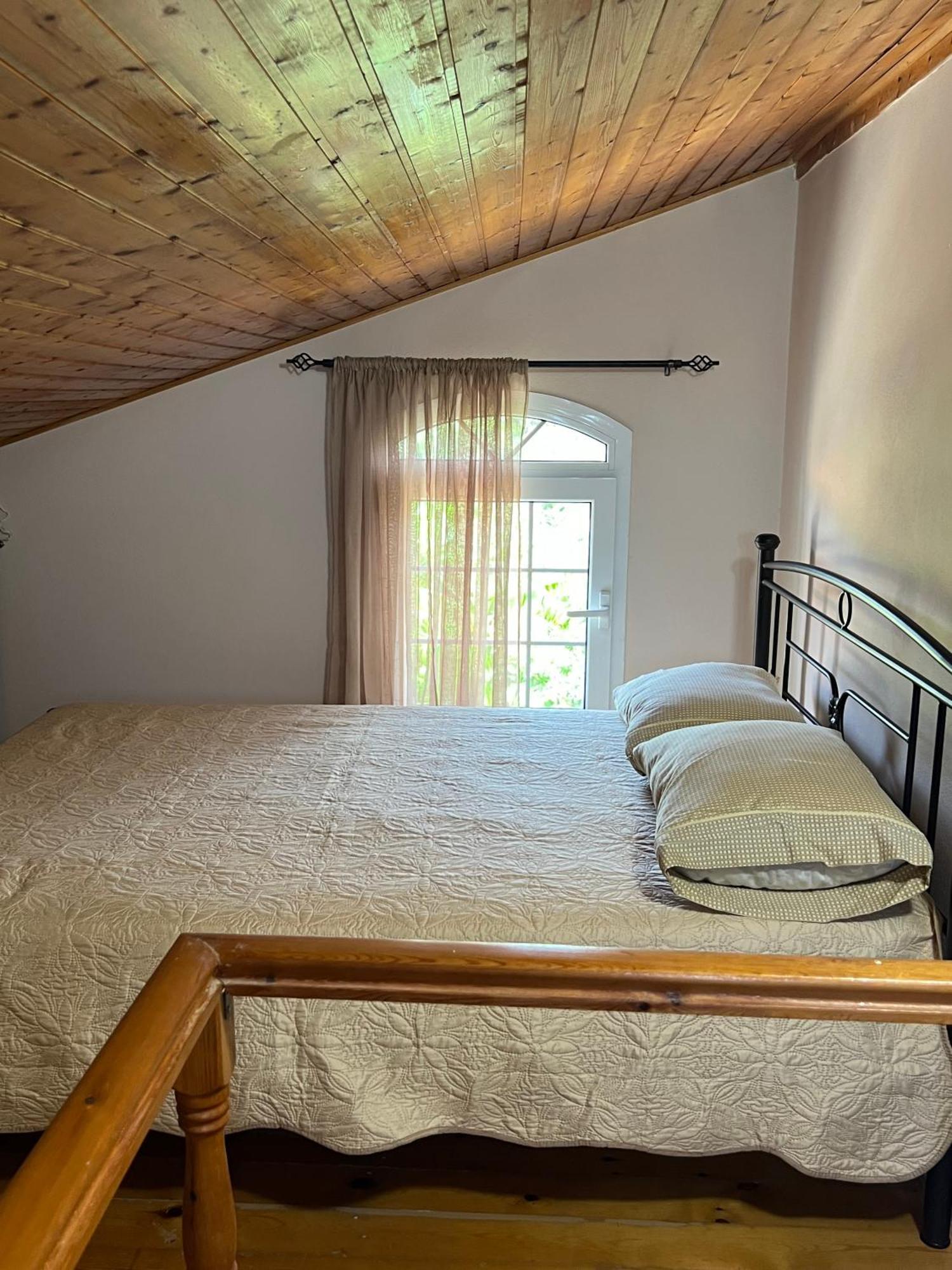 Nisaki Mathraki B&B Exteriör bild