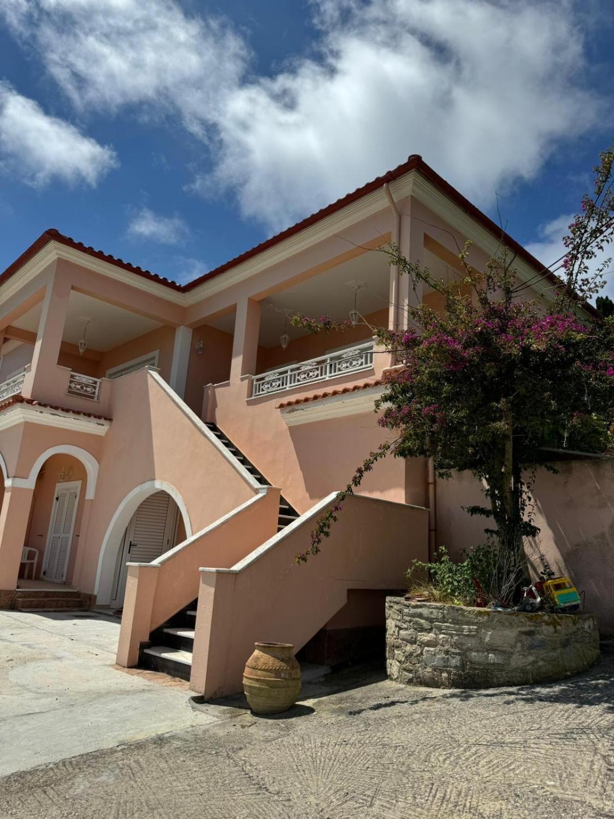 Nisaki Mathraki B&B Rum bild